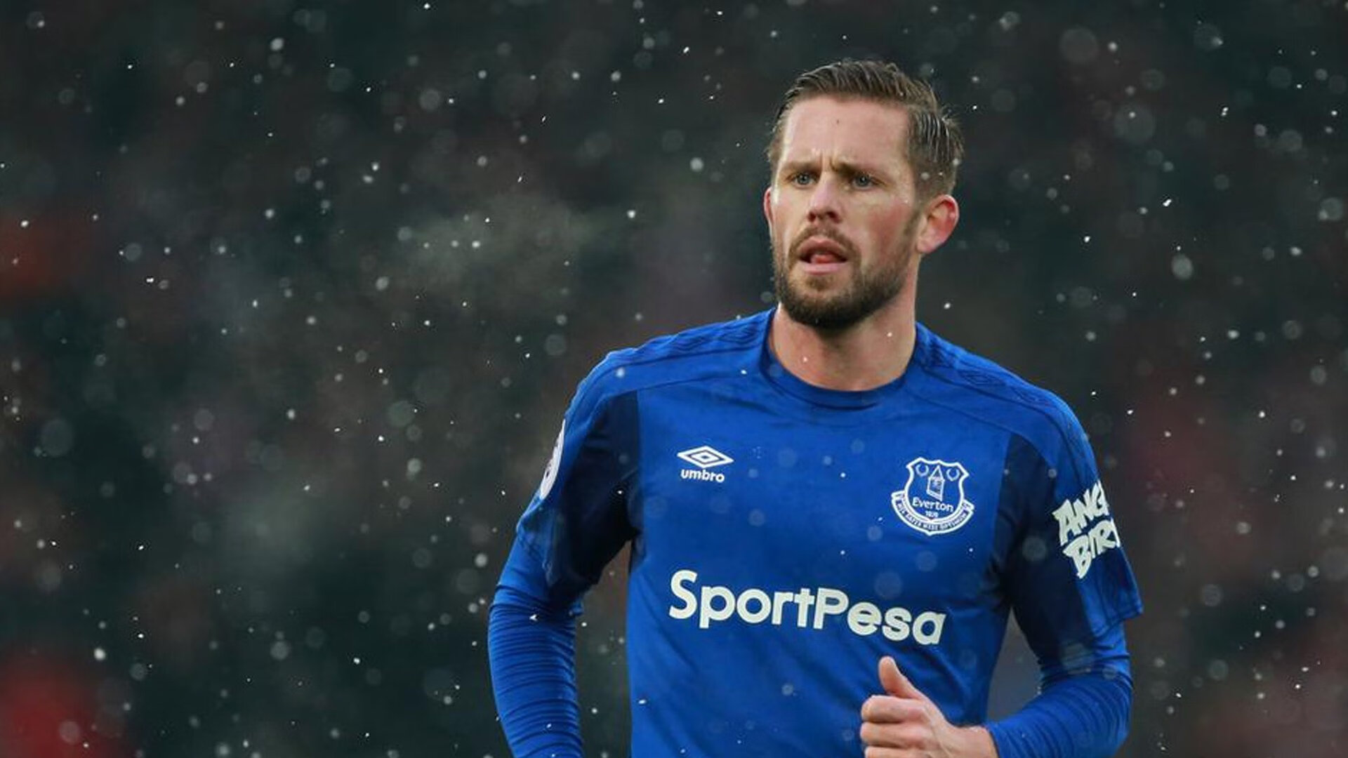 开云体育官网-快船一波流击溃骑士，东契奇无解单打诠释超巨本色