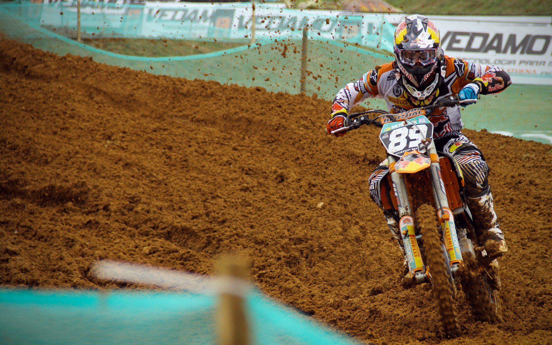 开云平台-世界排名争夺战之夜,乔治关键回合不手软